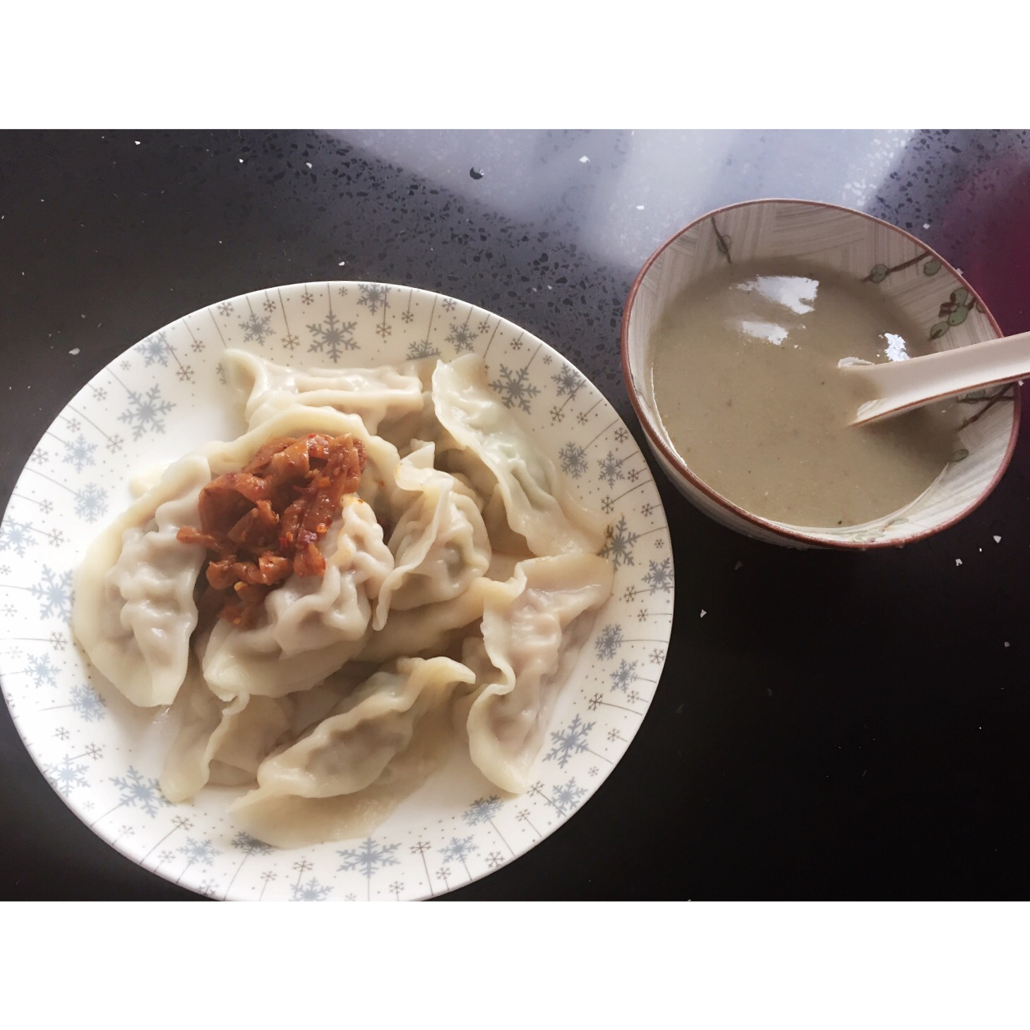 芹菜牛肉水饺