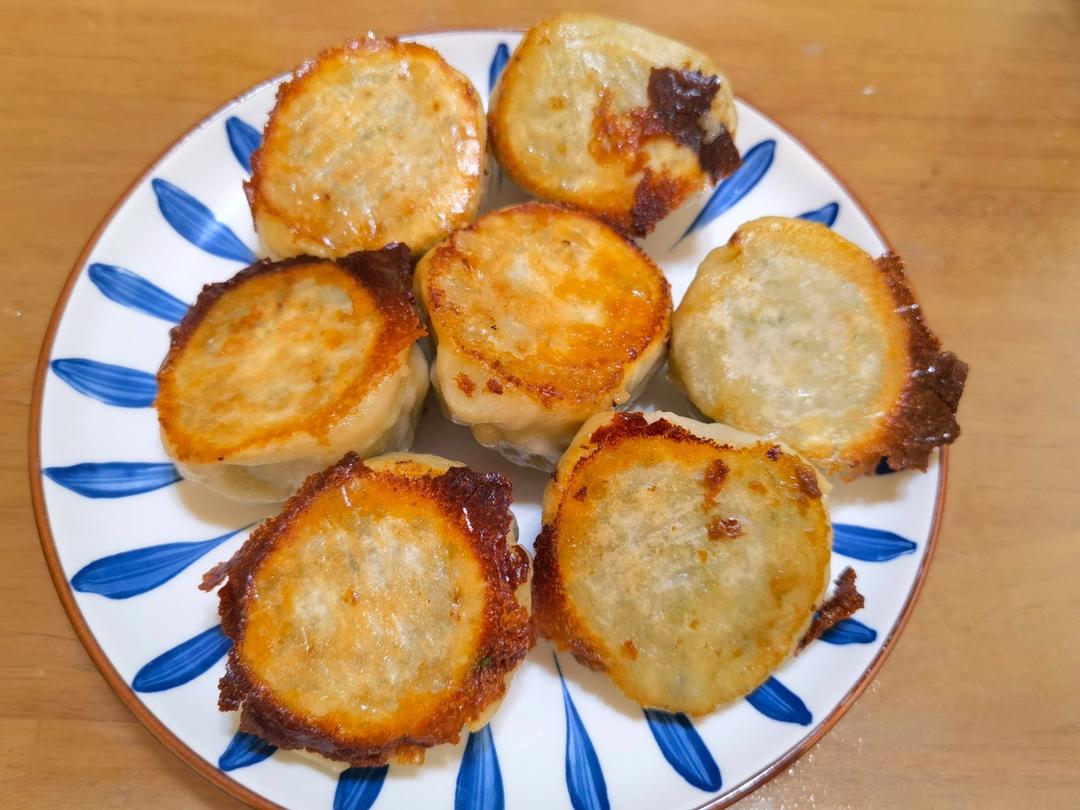 豆角肉丁水煎包