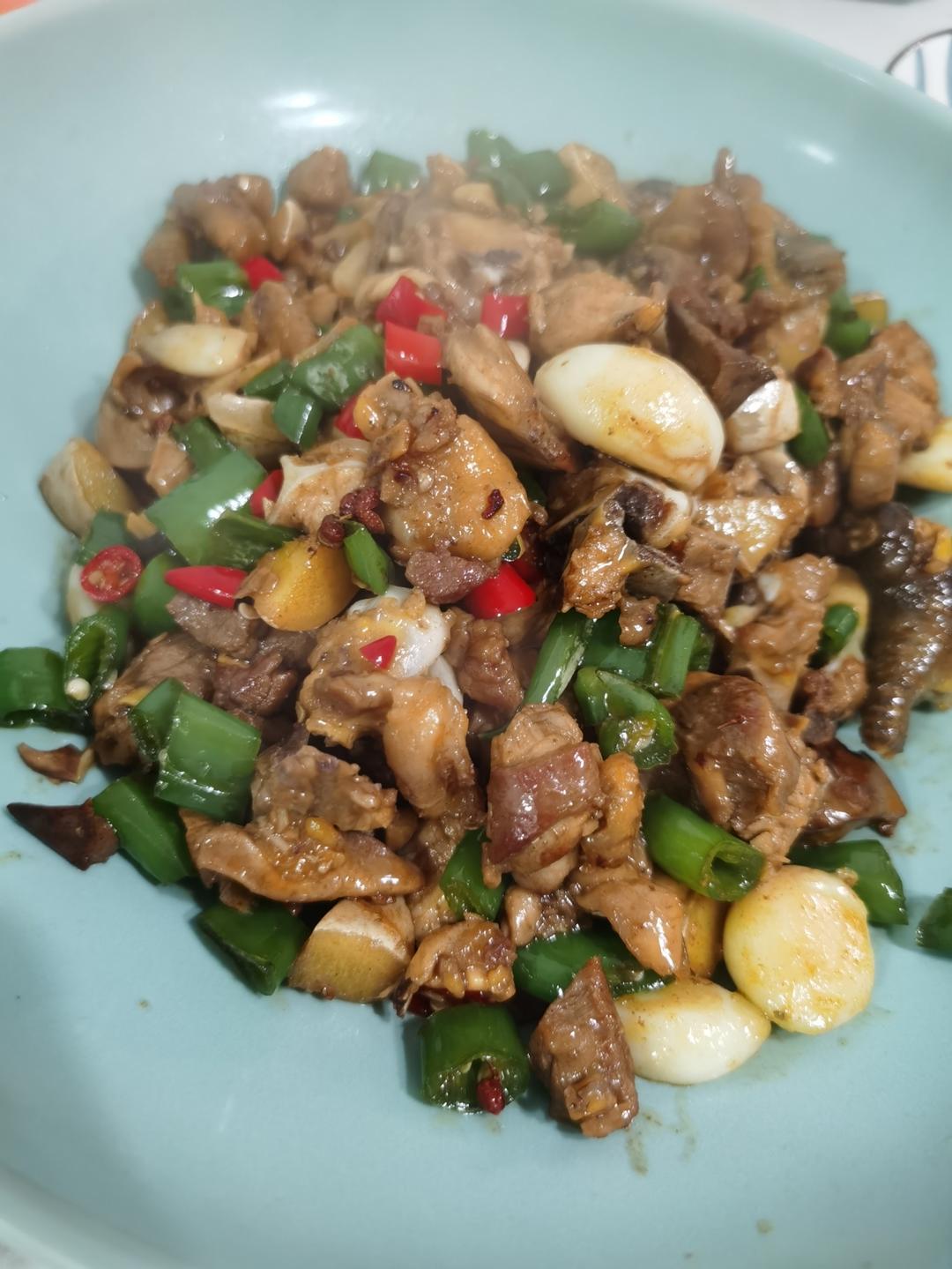 小炒鸡（鲜辣入味很下饭）