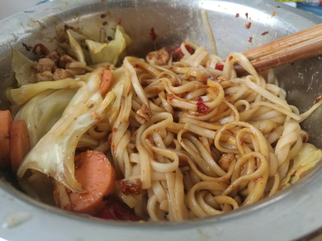 炒挂面