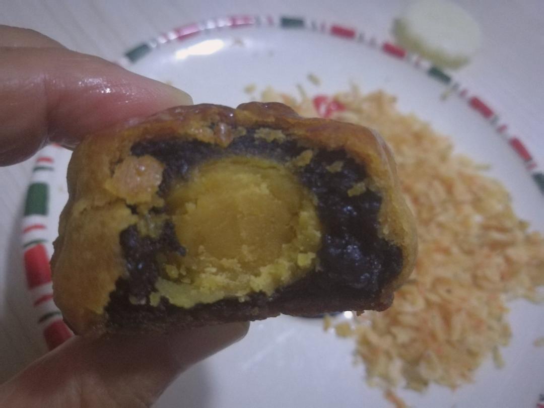 广式月饼——蛋黄莲蓉月饼
