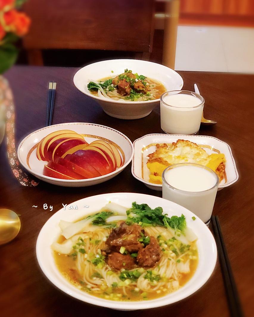 学生早餐记录
