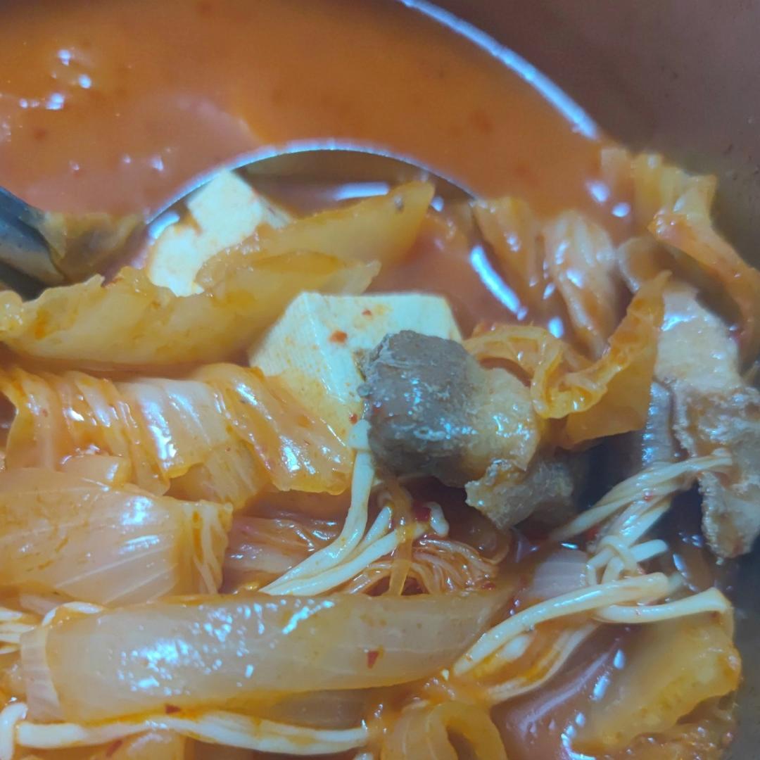 泡菜肥牛金针菇豆腐锅❤