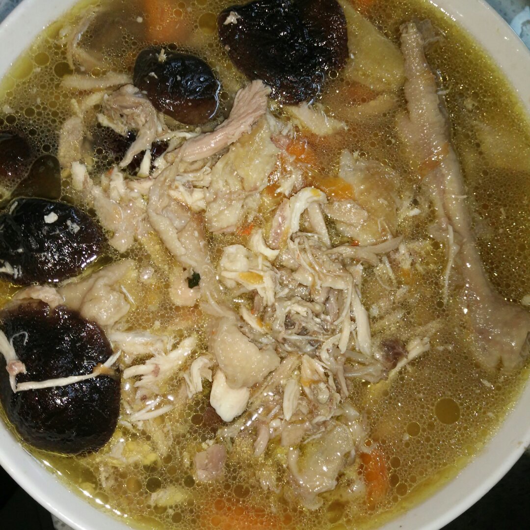 香菇炖鸡汤