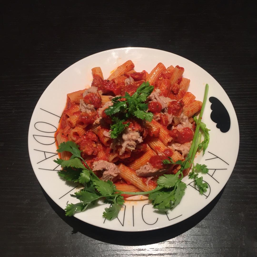 金枪鱼番茄酱意大利面 Spaghetti