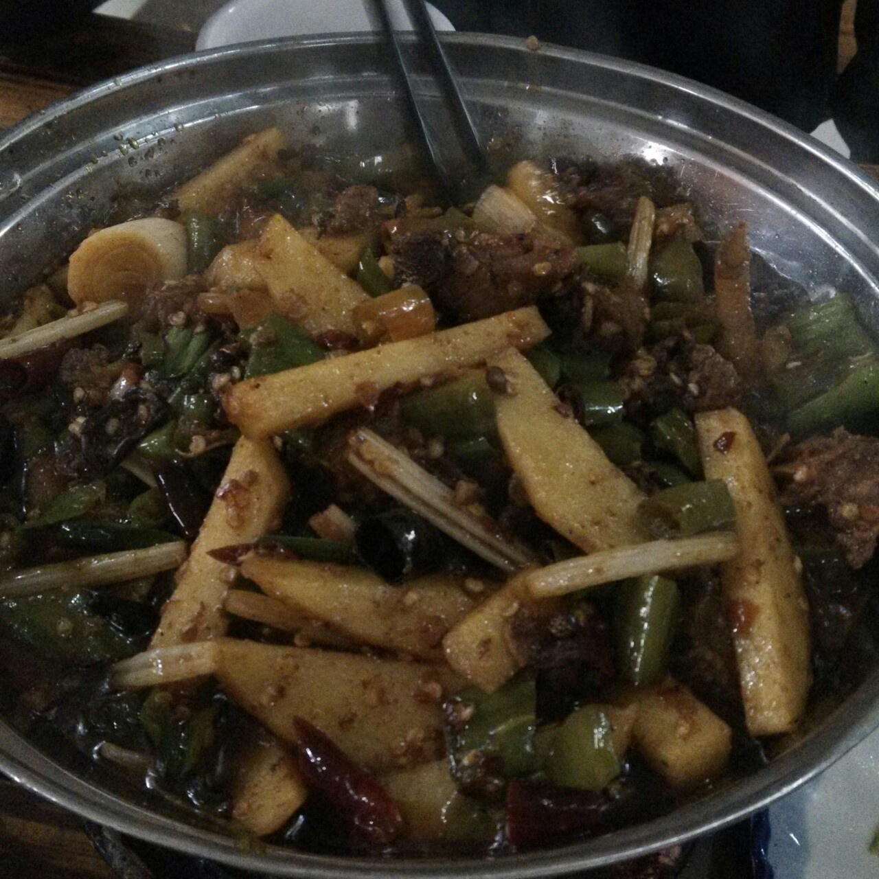 小妮子在厨房各种瞎折腾