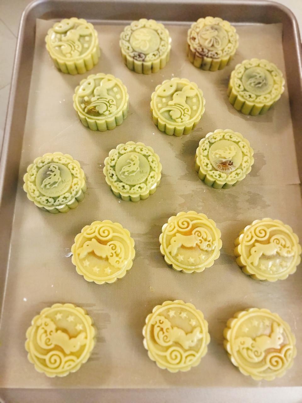 广式月饼——蛋黄莲蓉月饼
