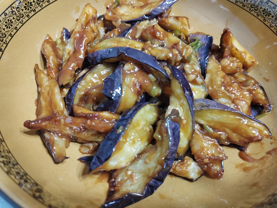 厨师长教你：“风味茄子”的家常做法，外酥里嫩味道很赞，收藏了