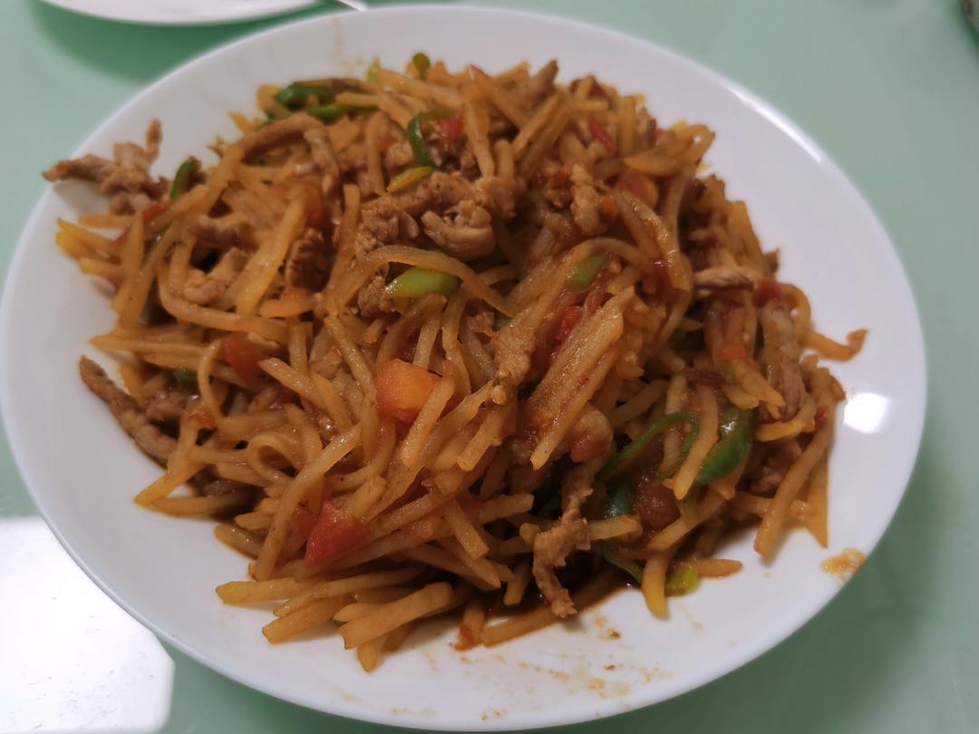 超级下饭，永远吃不腻的土豆丝炒肉