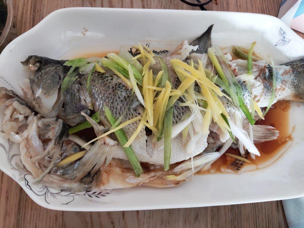 清蒸鲈鱼