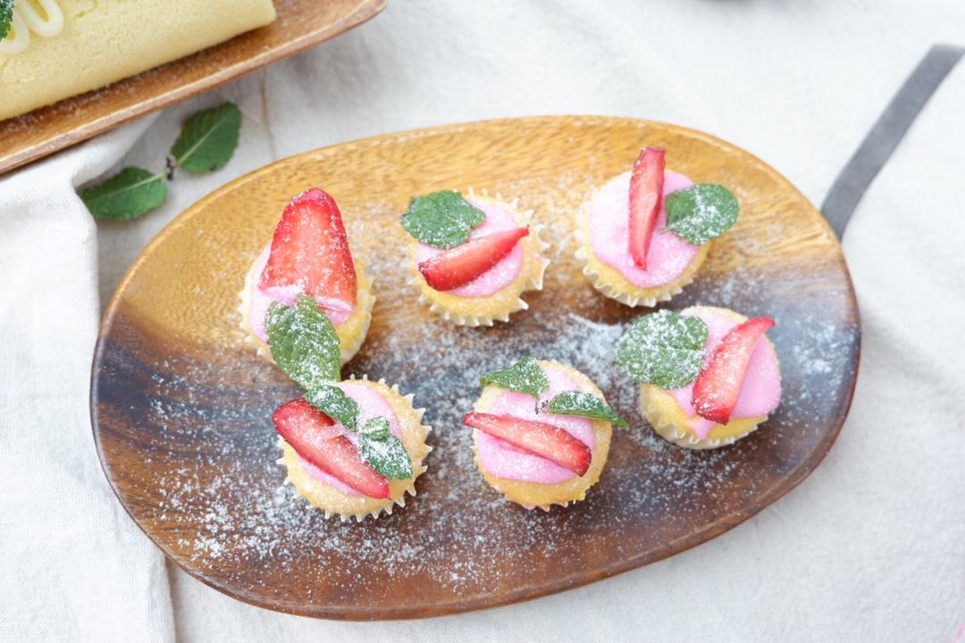 戚风杯子蛋糕^_^不开裂不回缩喔～