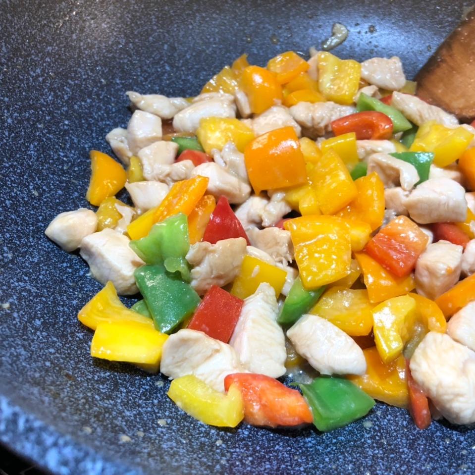 蚝油彩椒鸡丁