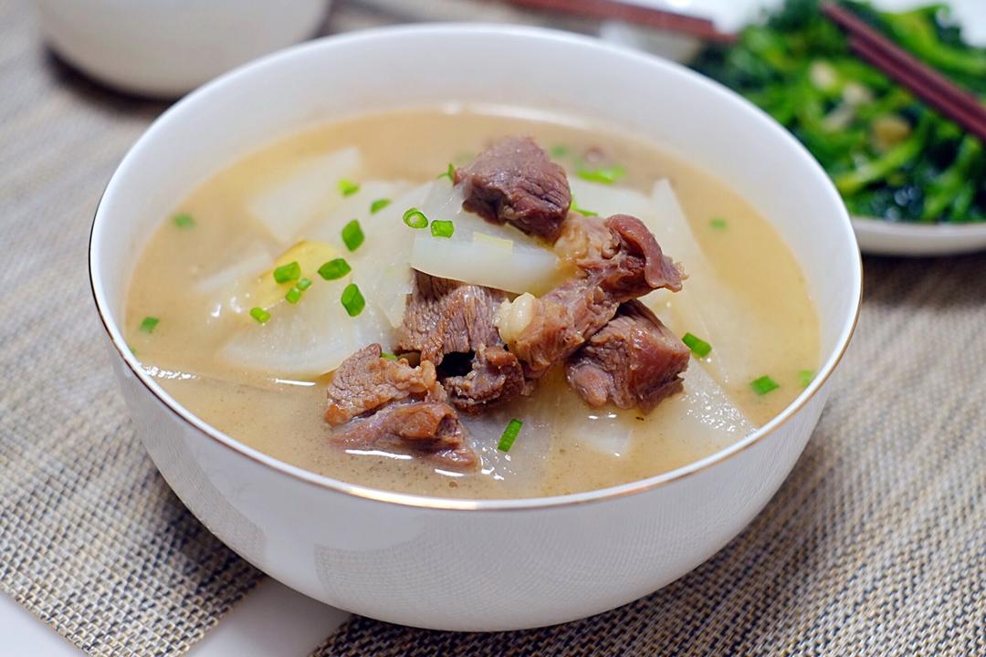 牛肉炖萝卜