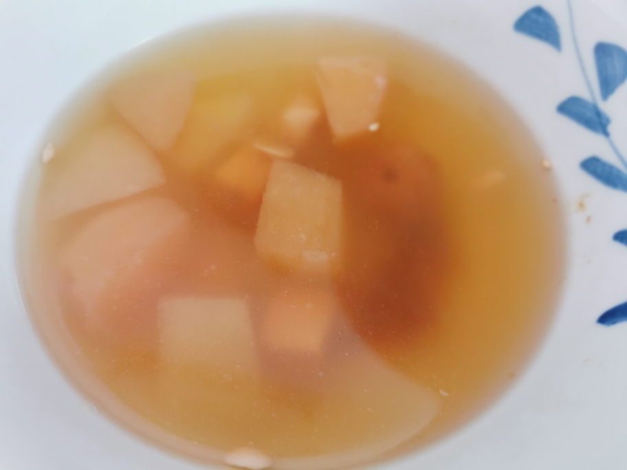 秋季滋润靓汤——苹果雪梨瘦肉汤的做法 步骤3