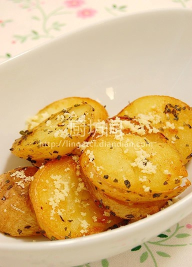 蒜香芝士焗土豆的做法