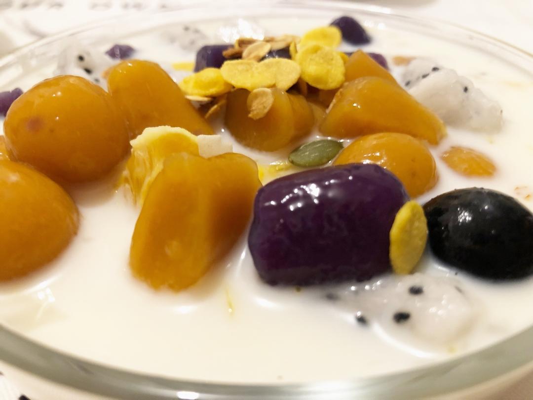 自制鲜芋仙芋圆（另附: 蜜红豆和仙草冻的做法）