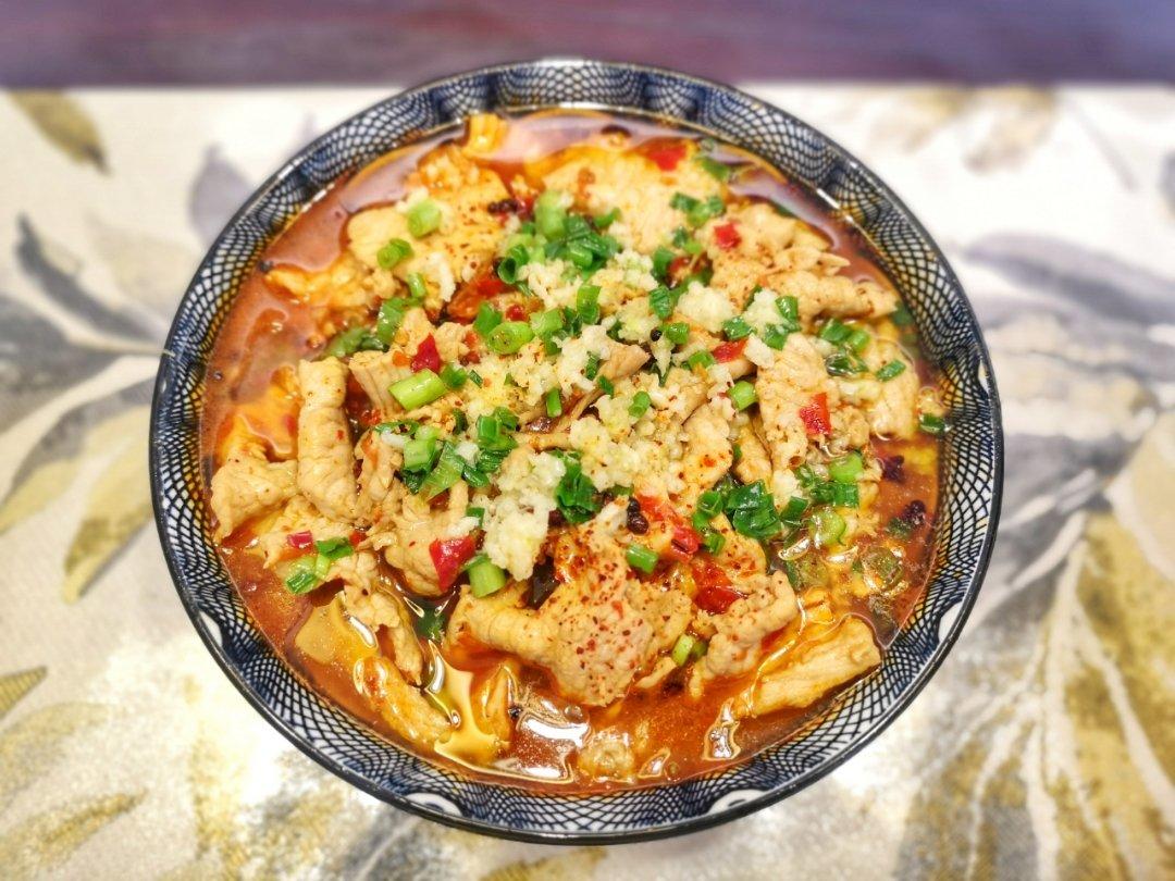 水煮牛肉：《中餐厅》张亮拿手菜（视频菜谱）