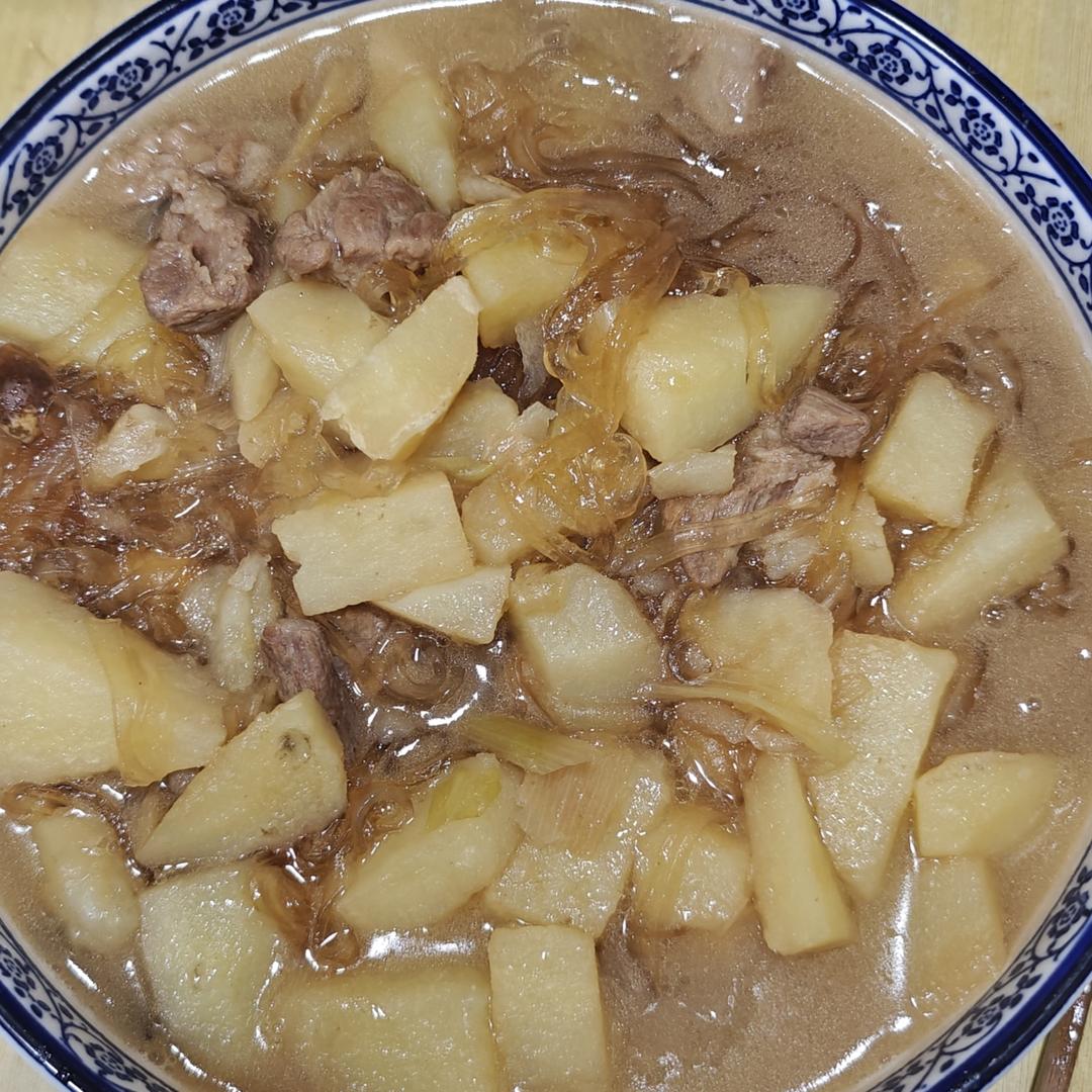 土豆粉条炖肉