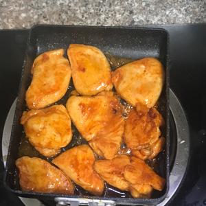 玉子烧锅做奥尔良鸡胸肉的做法 步骤2