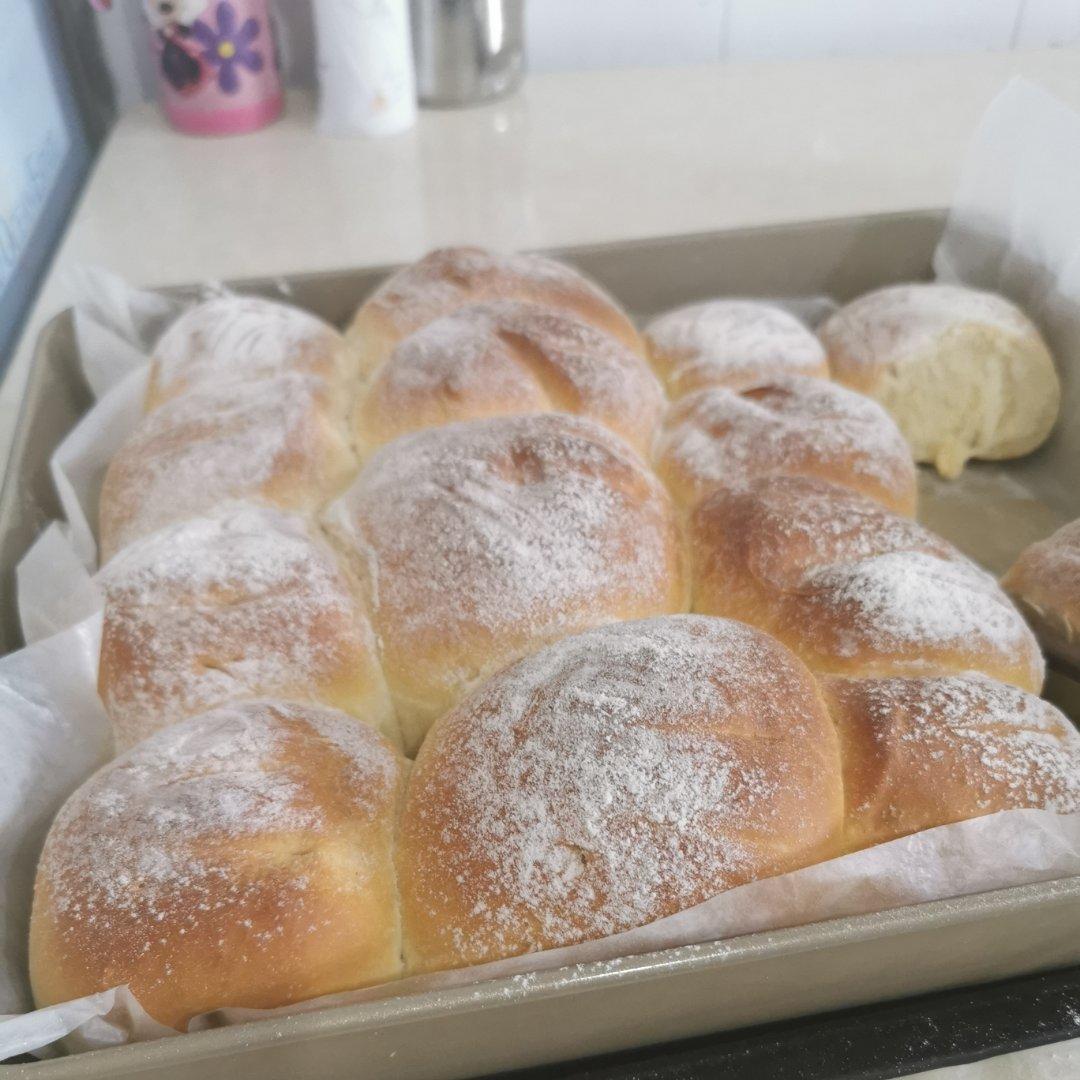 一次发酵，松软拉丝的牛奶小餐包