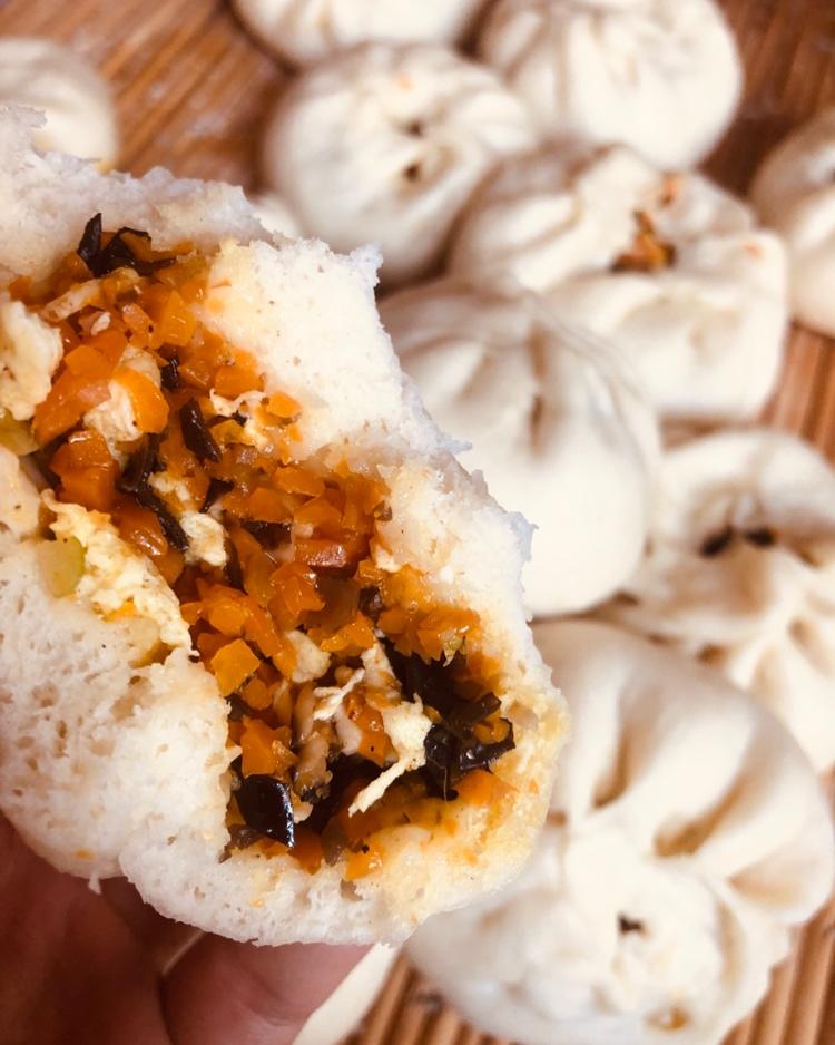 胡萝卜木耳鸡蛋素包子