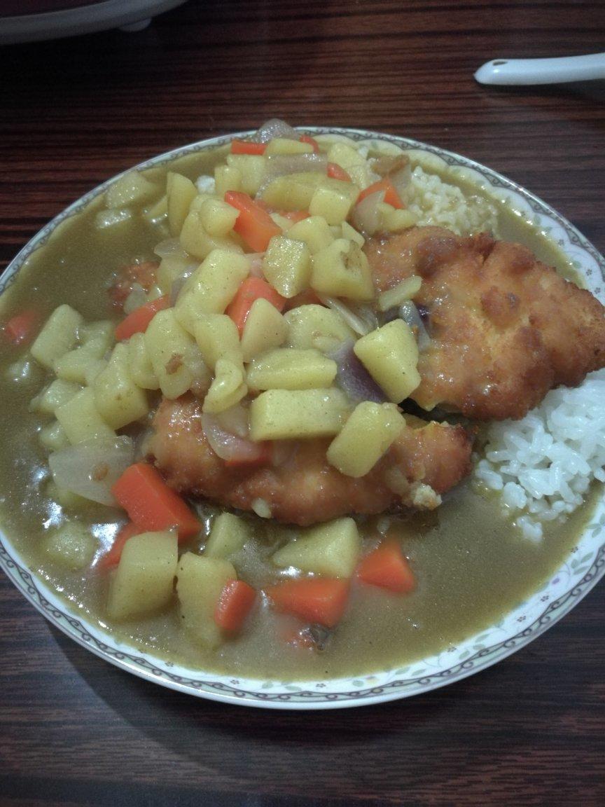 炸鸡排咖喱饭
