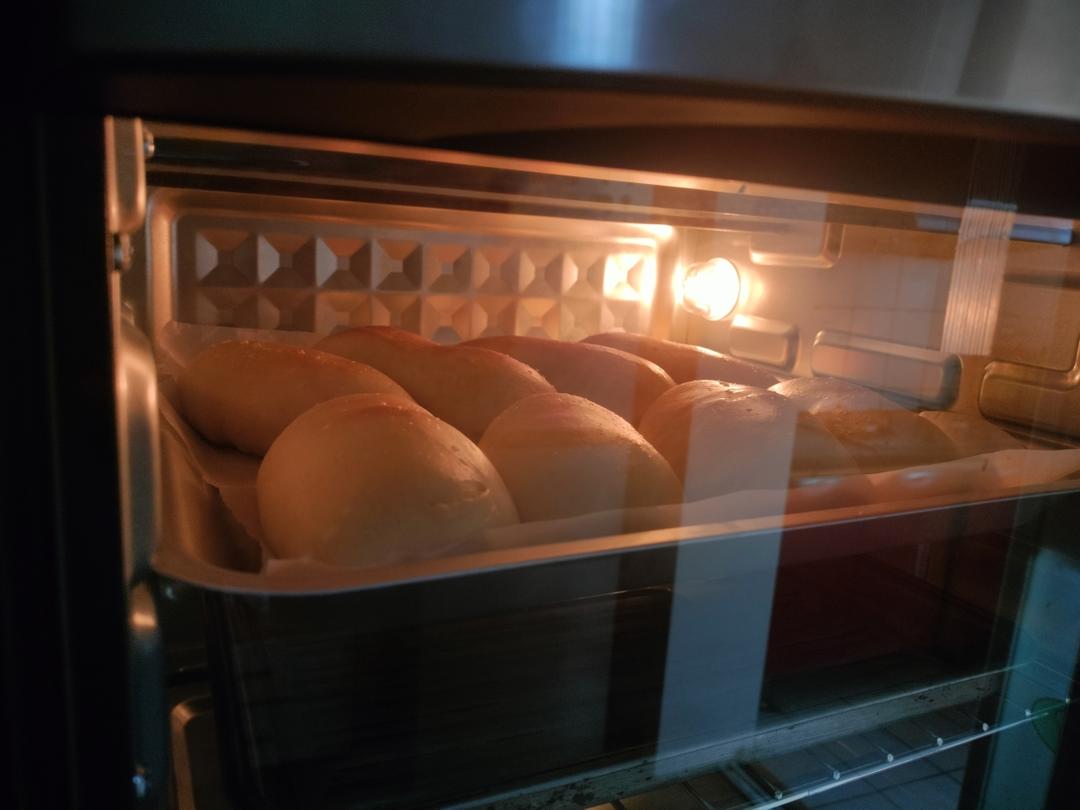 颜值奶油草莓甜心小面包