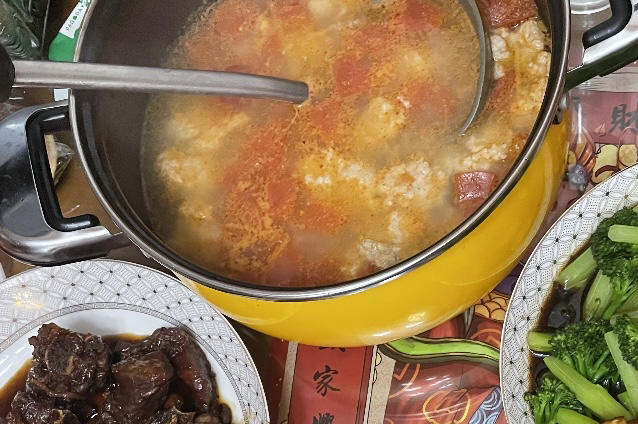 家传浓汤西红柿🍅猪肉丸子汤