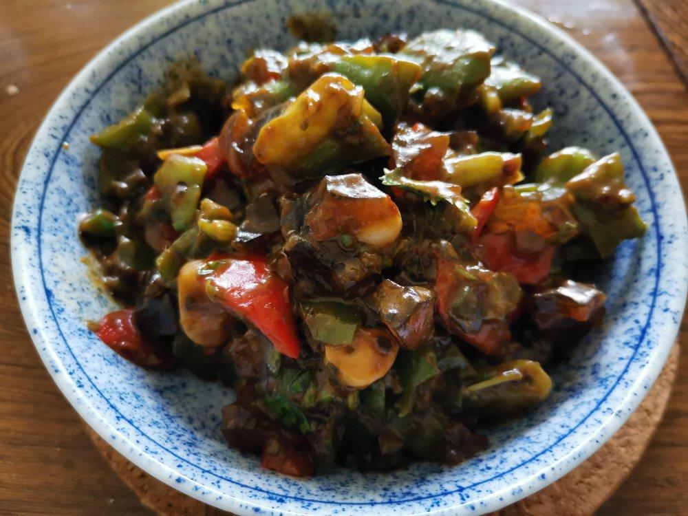 【正宗湘菜】擂辣椒皮蛋