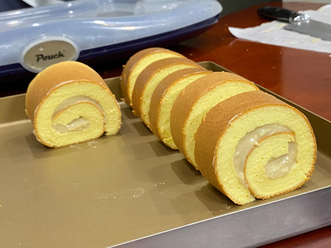 材料最简单的【低卡蛋糕卷】卡仕达戚风卷