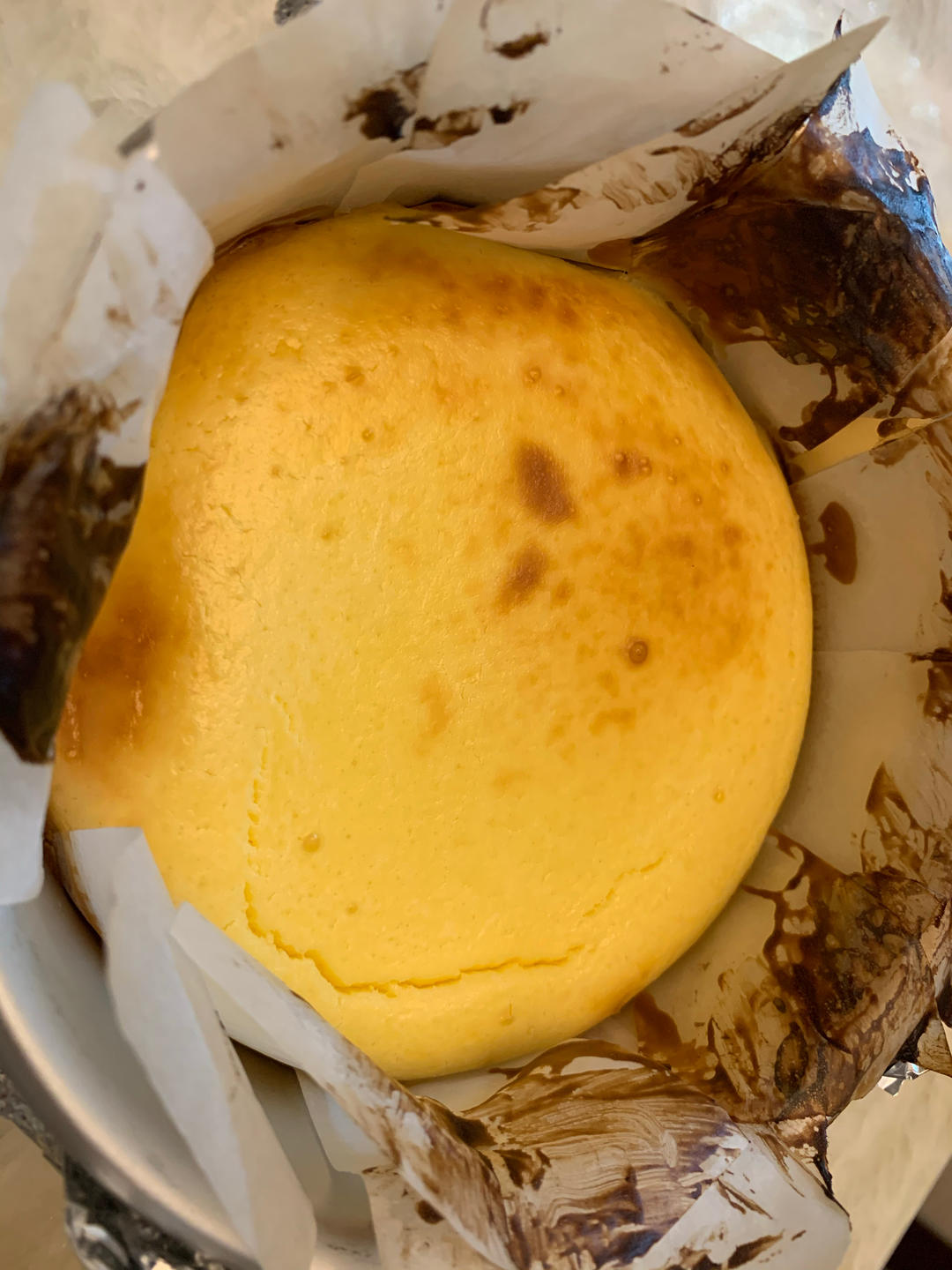 【原创】
零失败的下午茶-Basque巴斯克芝士蛋糕（消耗妙可蓝多奶油奶酪、雀巢淡奶油）