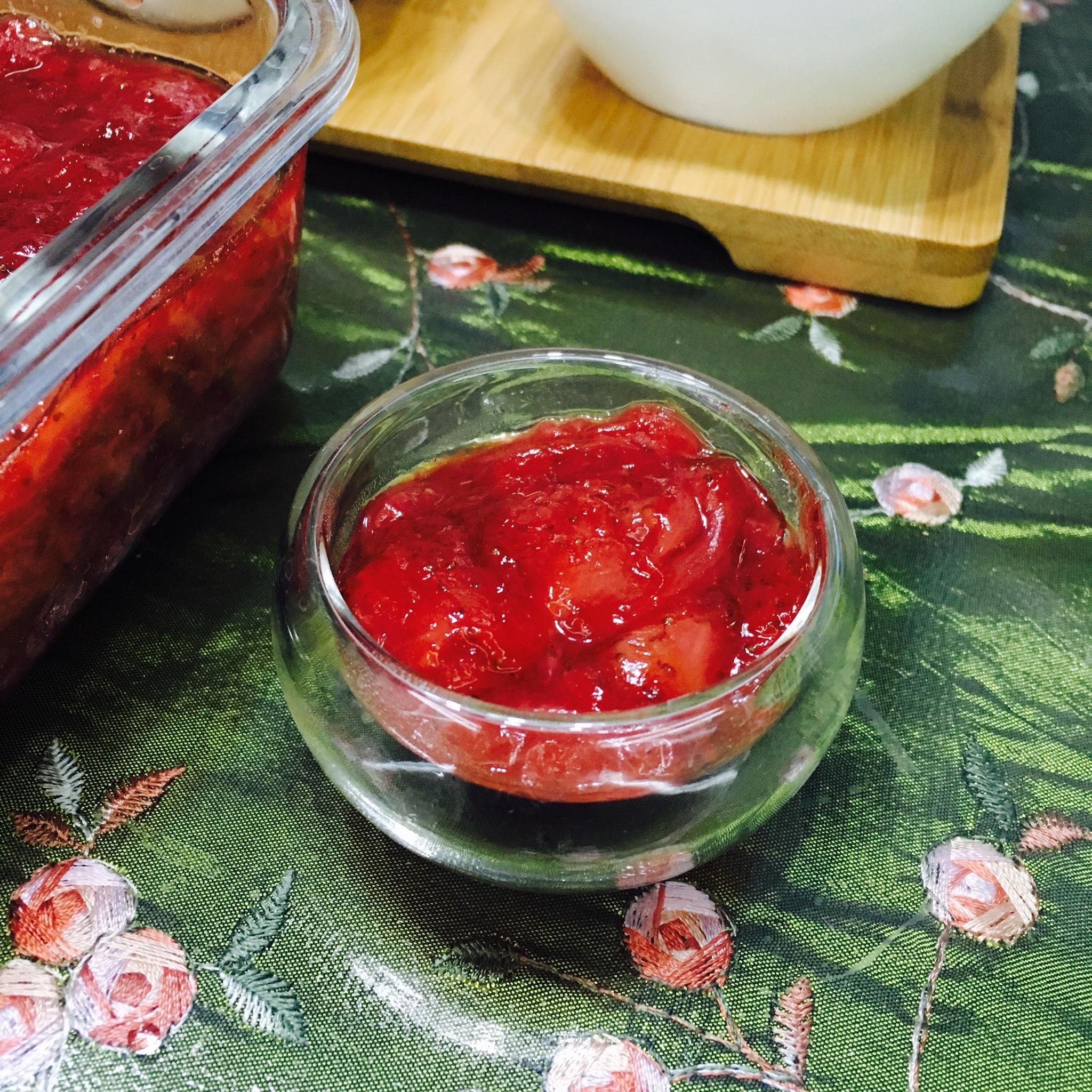 清甜草莓果酱及草莓罐头的做法