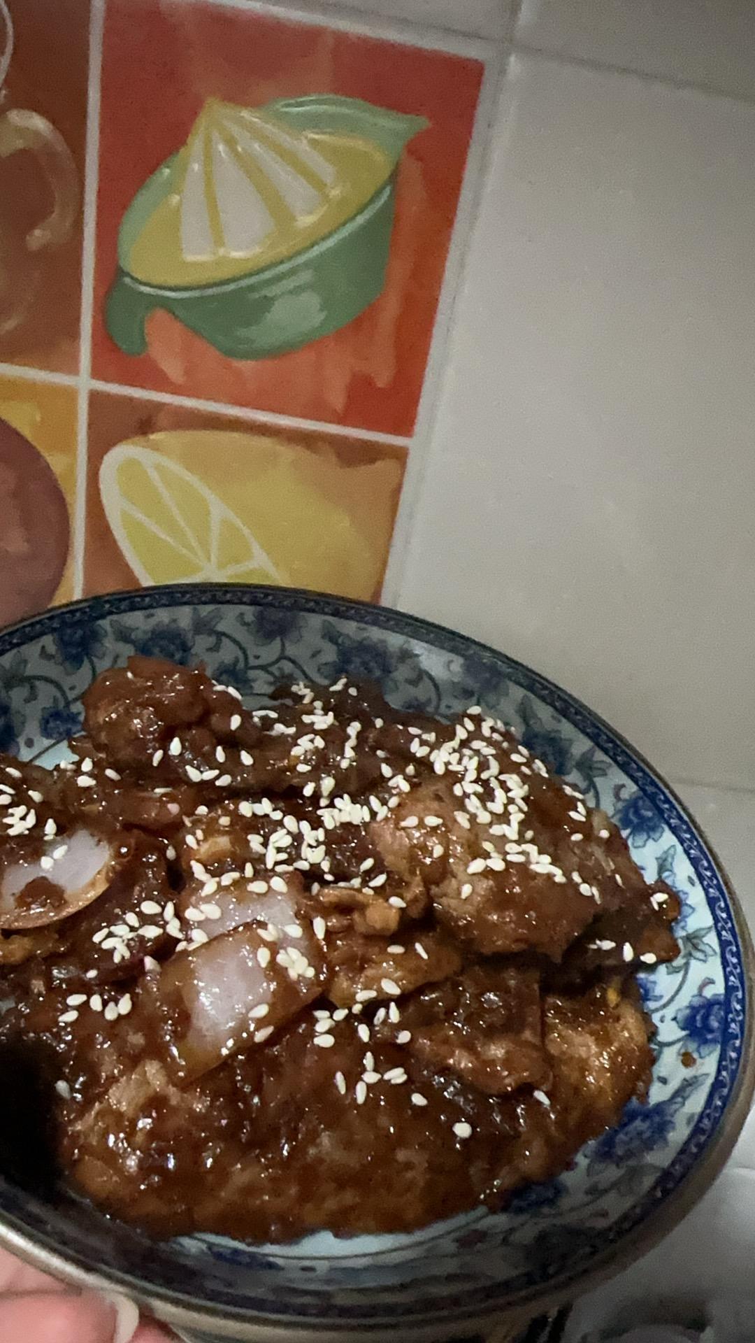 来碗暖暖的日式味增（味噌）烧猪肉片吧～