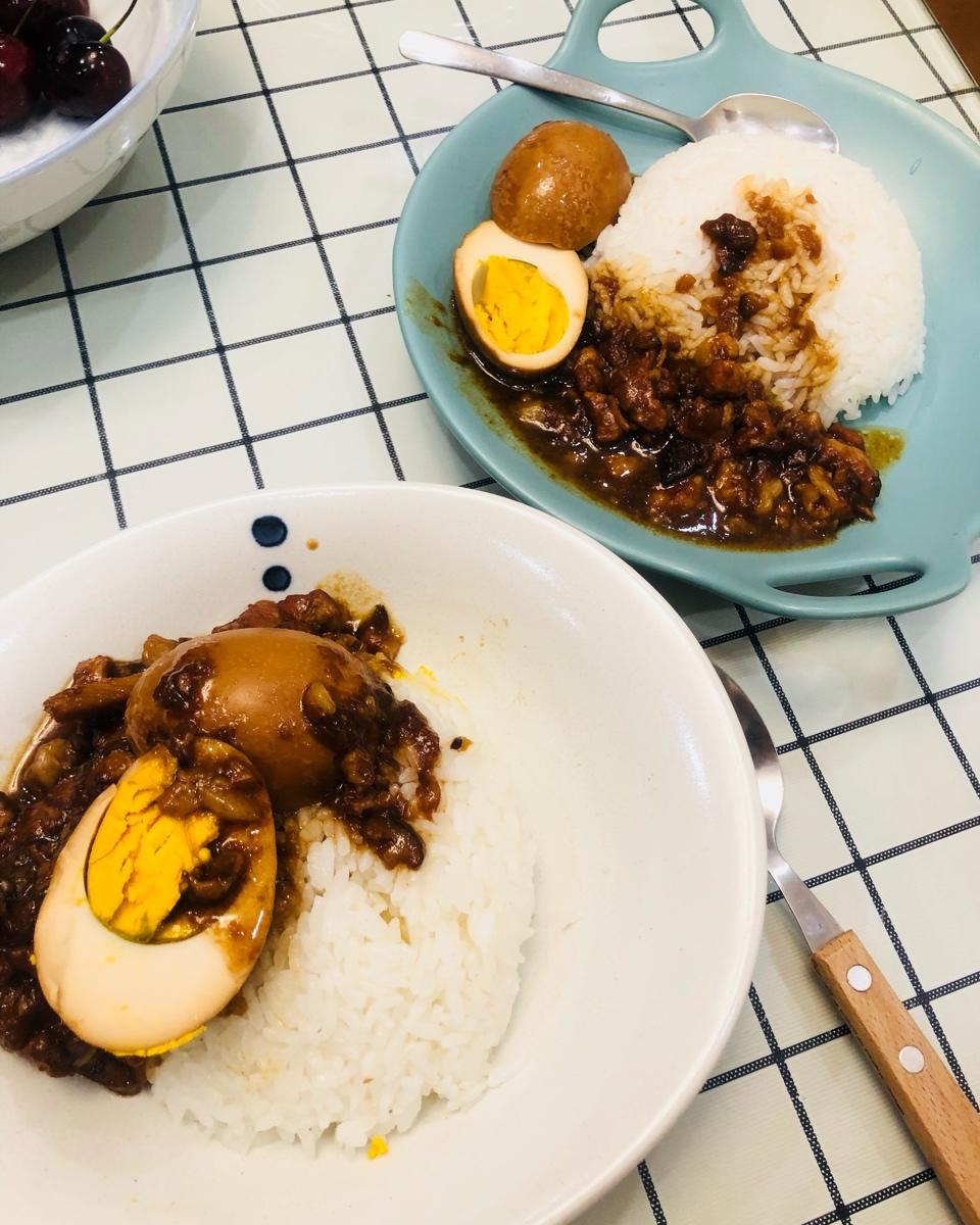 洋葱酥卤肉饭