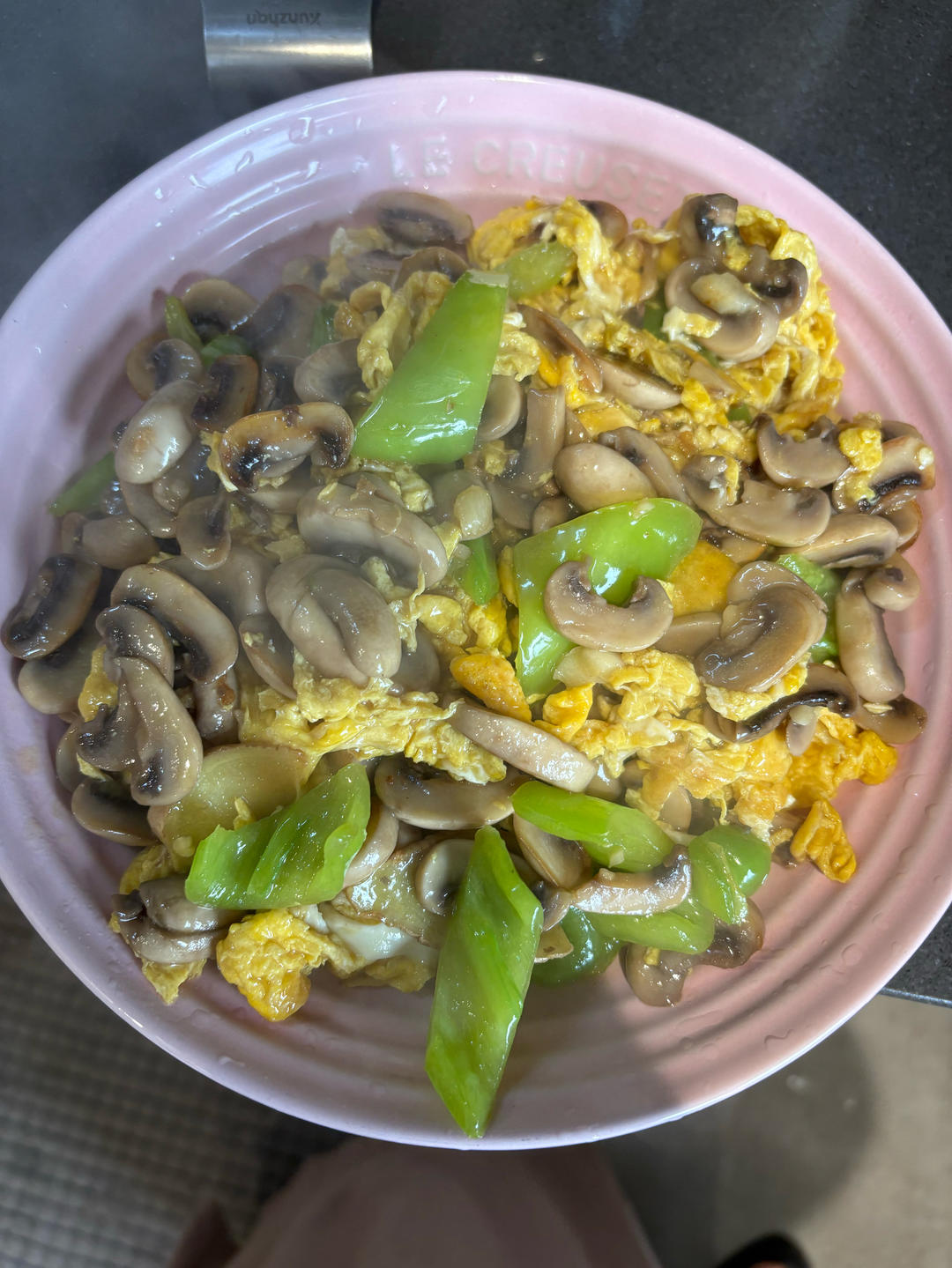 口蘑炒鸡蛋