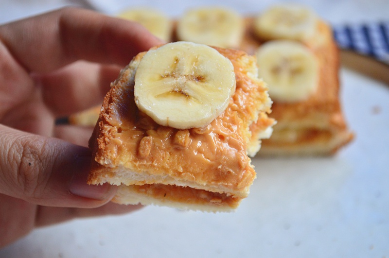 花生酱香蕉三明治