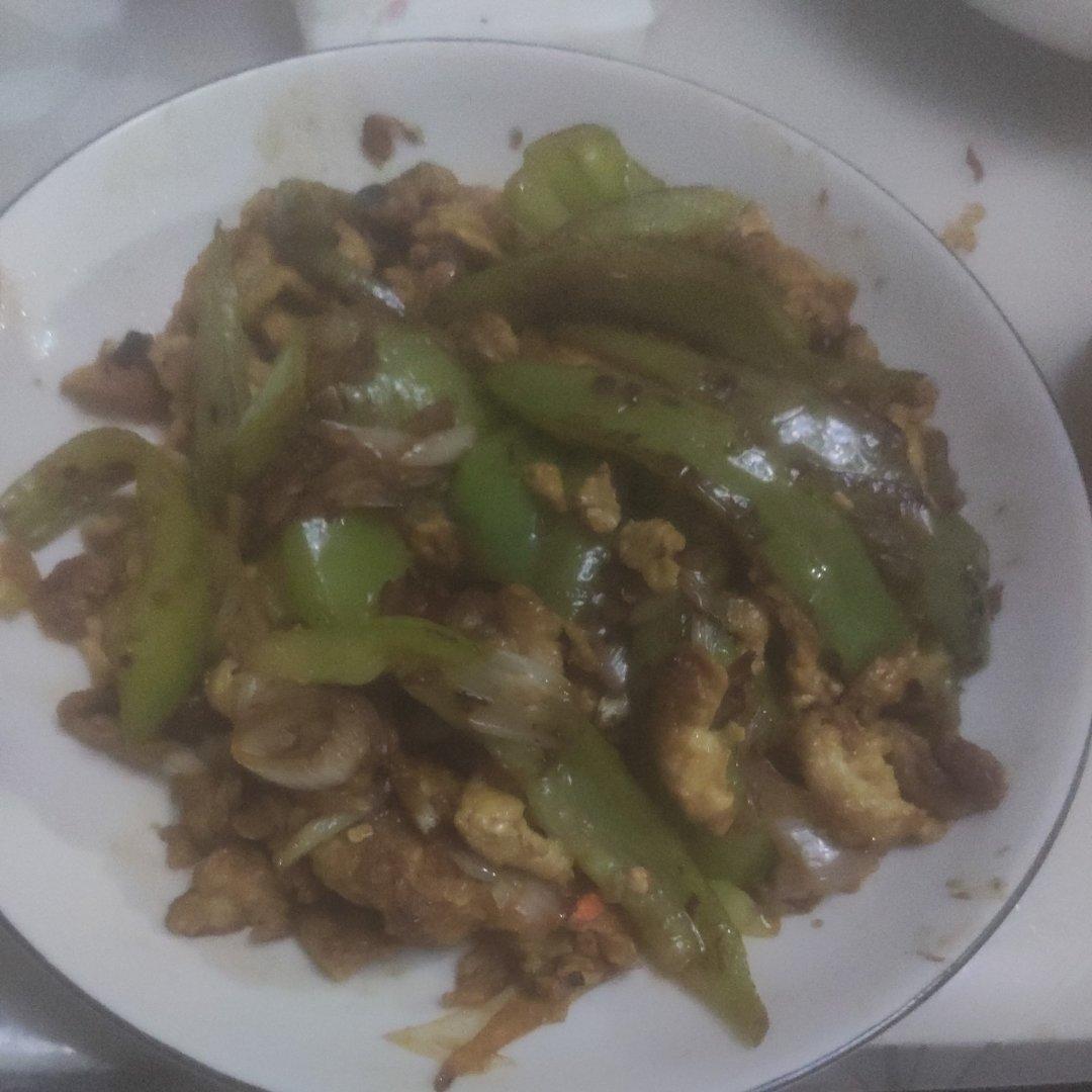 五分钟炒个能吃两碗饭的辣椒炒鸡蛋