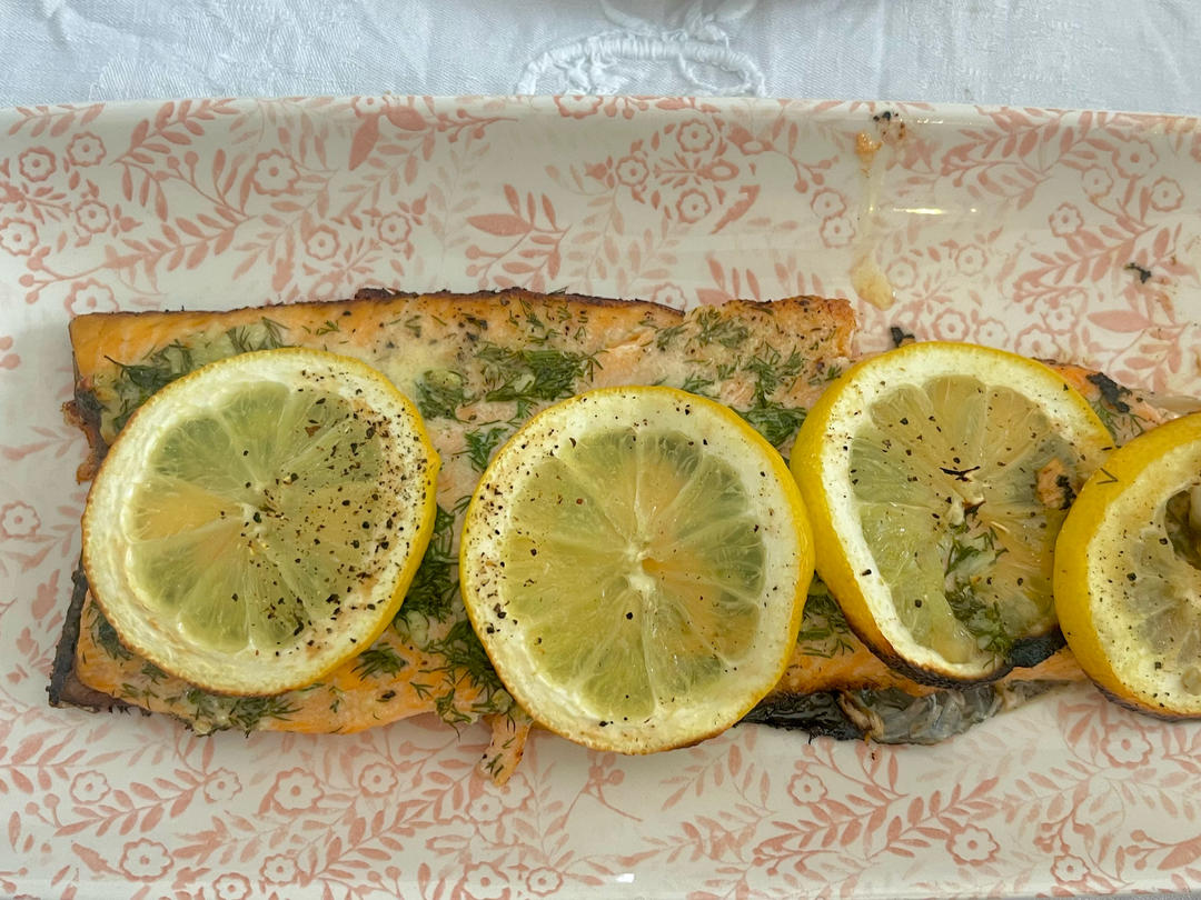 柠檬莳萝烤三文鱼（Lemon Dill Salmon）