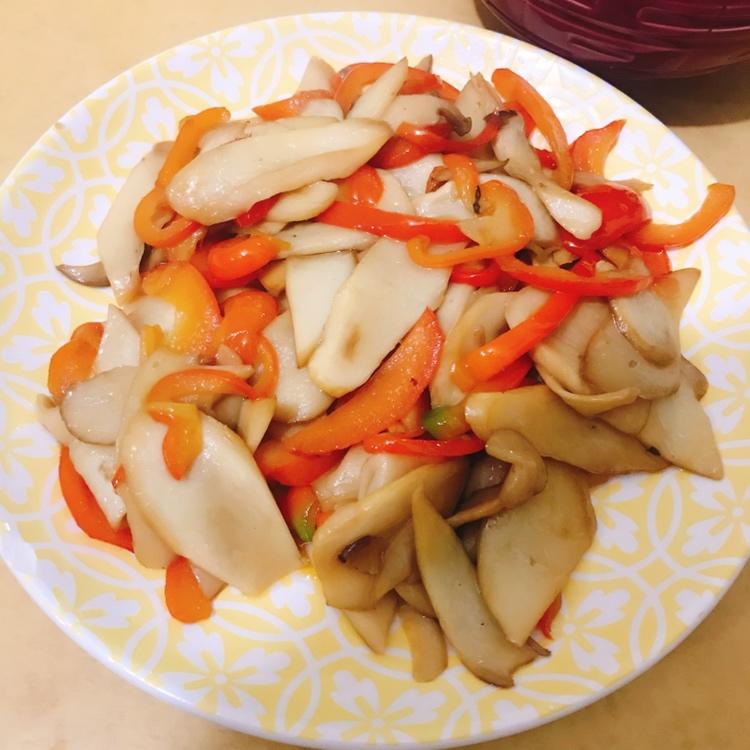 苏79做的青椒炒鸡腿菇