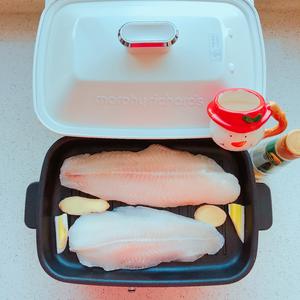 摩飞多功能锅菜谱系列之红烧巴沙鱼的做法 步骤2