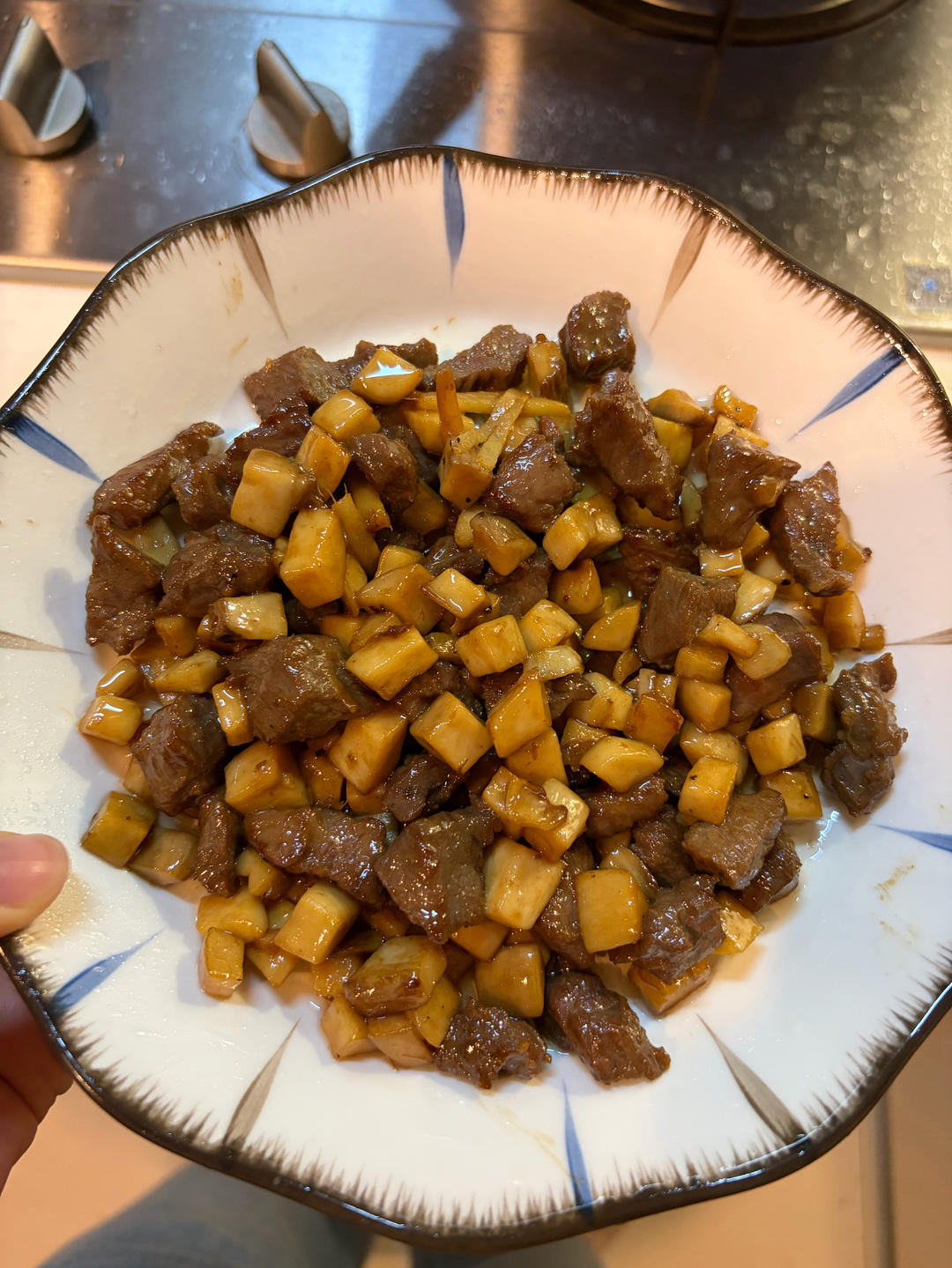 家常菜~杏鲍菇烧牛肉粒