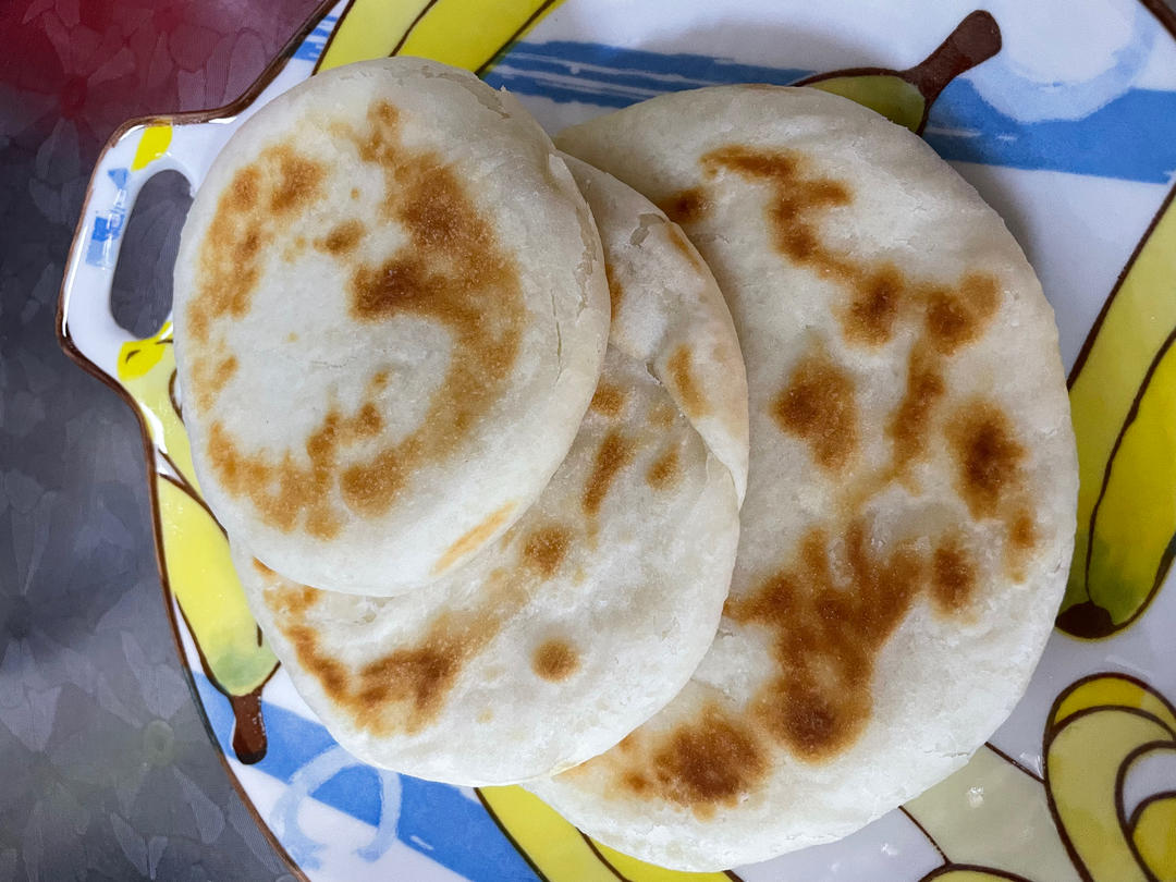 烙饼不硬的小窍门 掌握了你也能看出柔软多层凉了不硬的小油饼