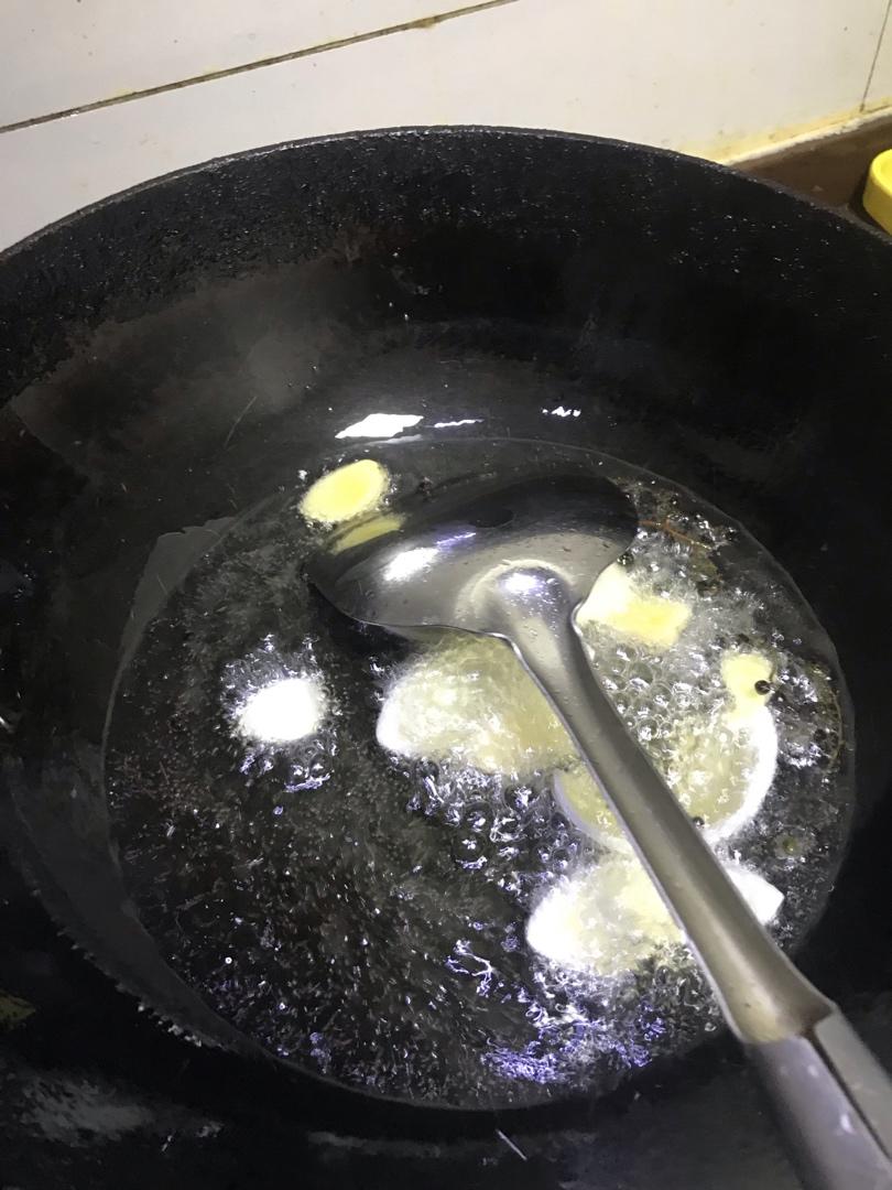 用新鲜杨梅做的杨梅汁