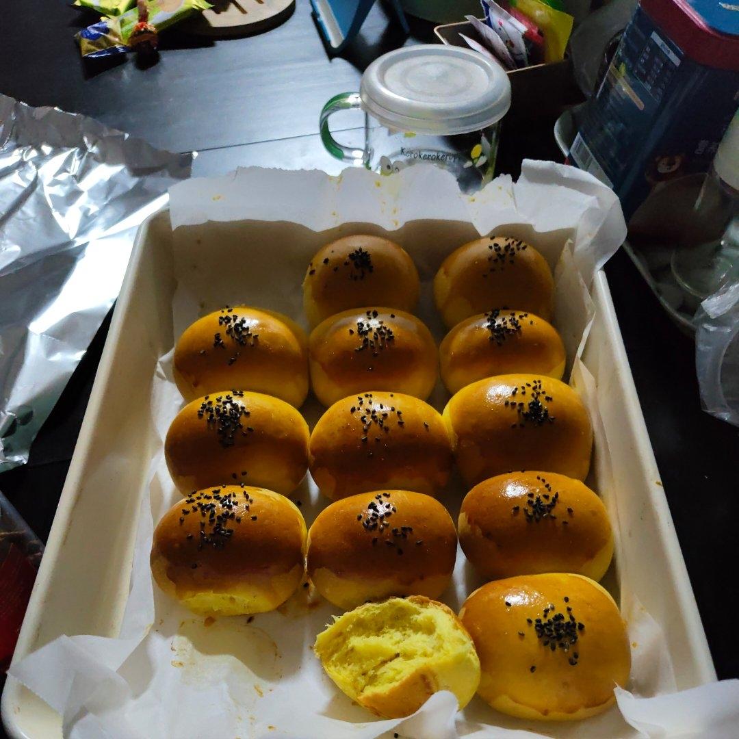 南瓜奶油小餐包（一次发酵）