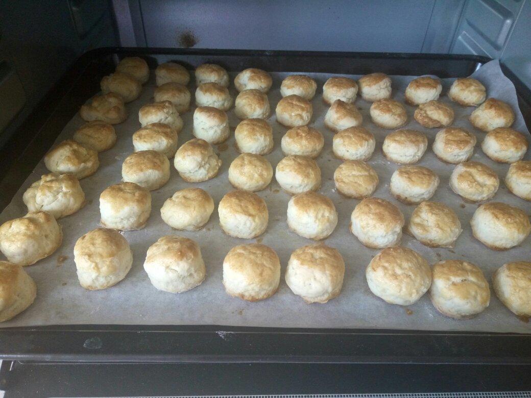 【视频】3分钟 奶油司康Scone(可能是世界上最快手的司康) 消耗淡奶油～
