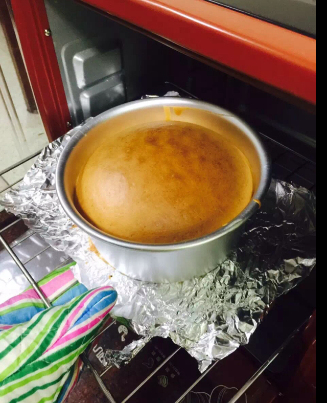烤箱做蛋糕（戚风蛋糕的做法）