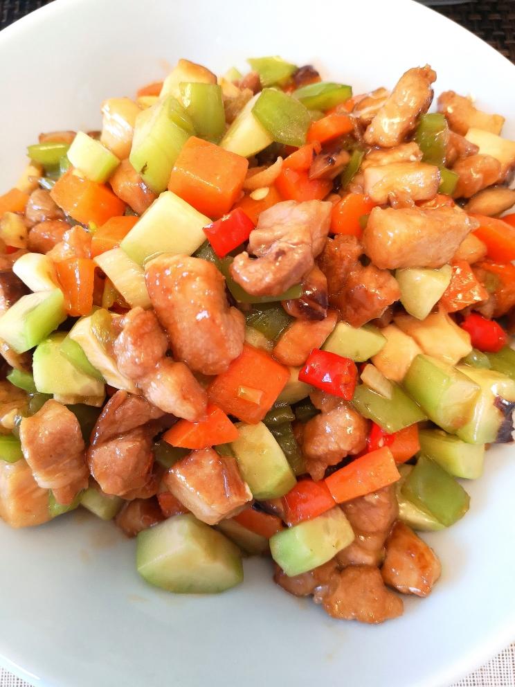 色香味俱全的爆炒五丁的做法