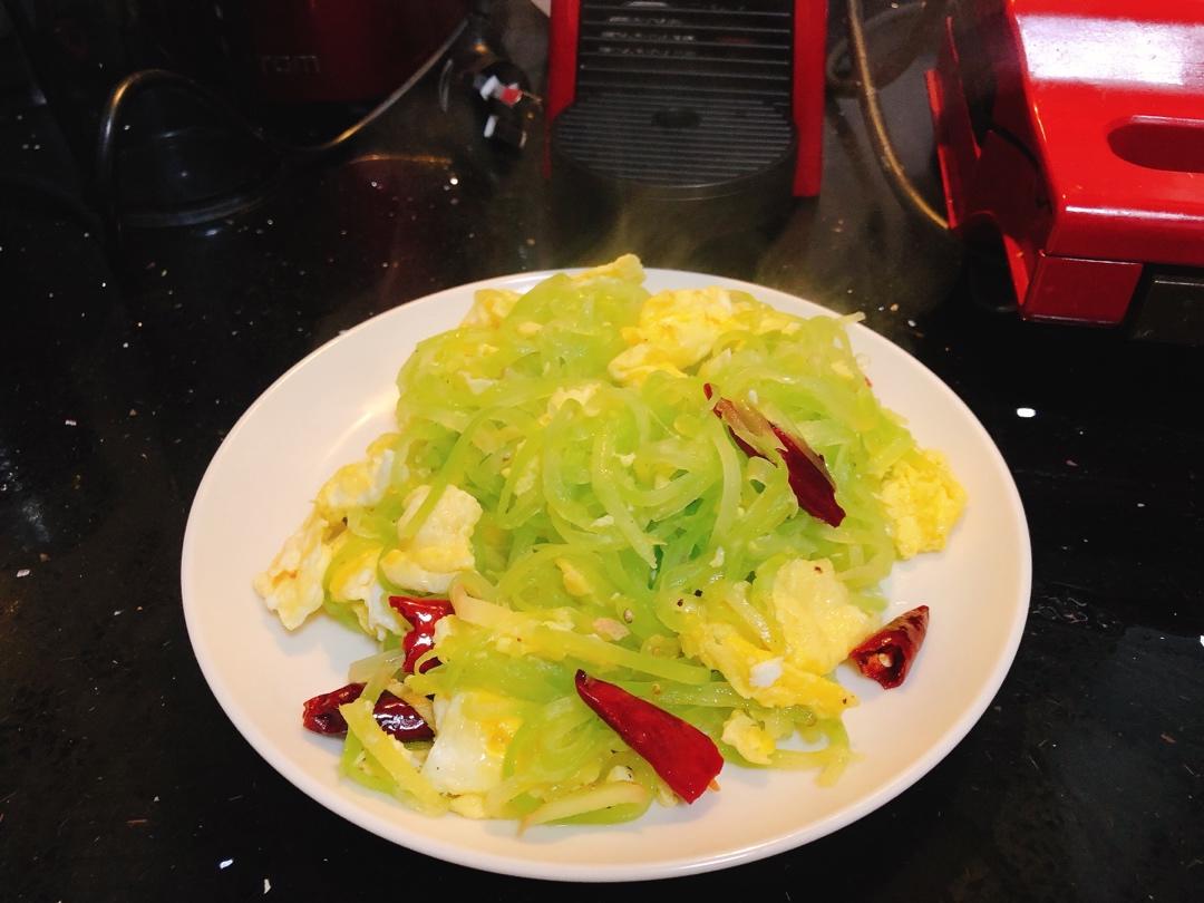 莴笋炒鸡蛋