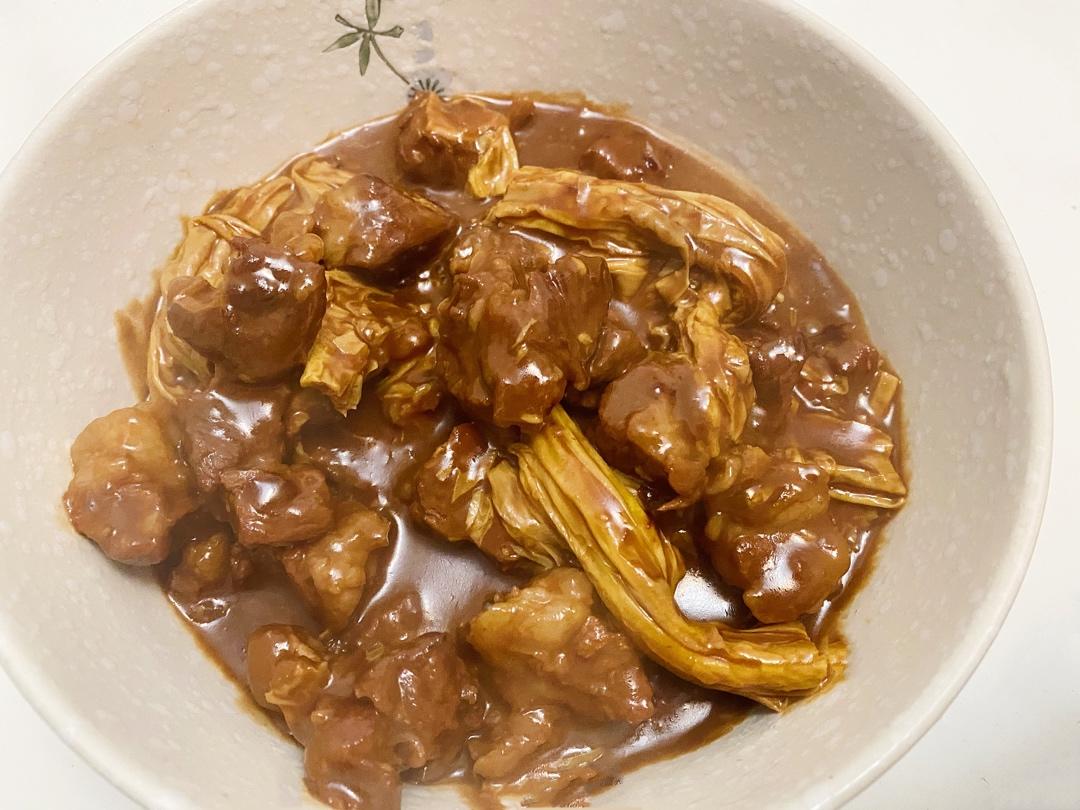 南乳腐竹烧牛腩｜汤汁浓郁 好吃易做