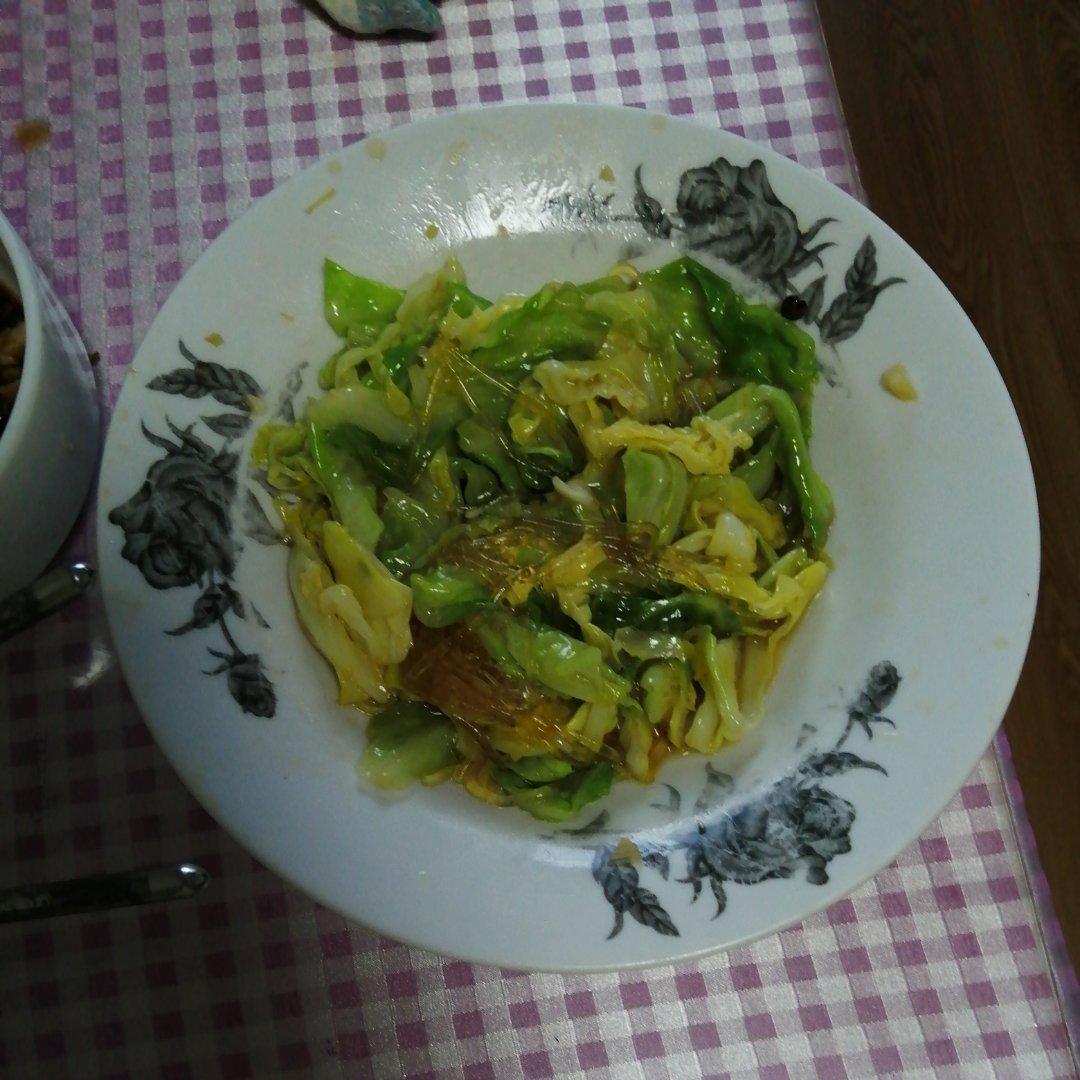 包心菜炒红薯粉丝